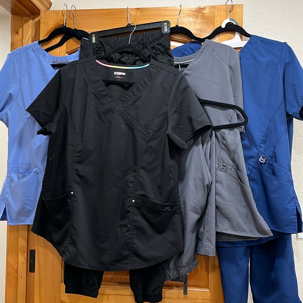 Scrub Bundle Excellent Condition